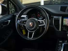 Porsche Macan (2017) thumbnail 12
