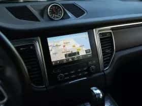 Porsche Macan (2017) thumbnail 19