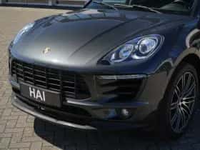 Porsche Macan (2017) thumbnail 3