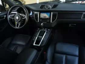 Porsche Macan (2017) thumbnail 10