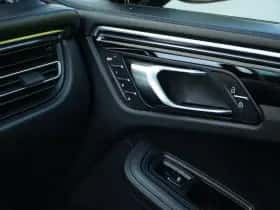 Porsche Macan (2019) thumbnail 19