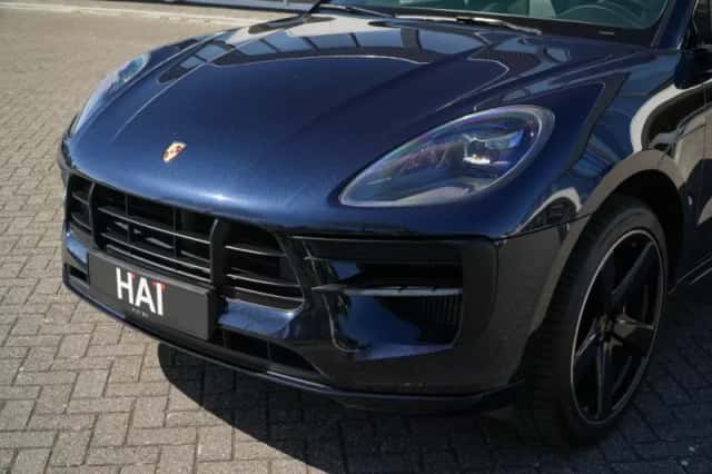 Porsche Macan (2019) thumbnail 3