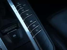 Porsche Macan (2019) thumbnail 23