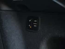 Porsche Macan (2019) thumbnail 32