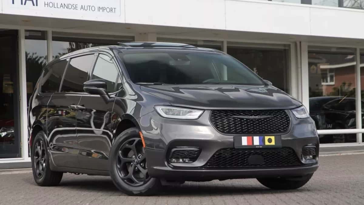 Chrysler Pacifica (2022) — foto 1
