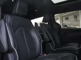 Chrysler Pacifica (2022) thumbnail 15