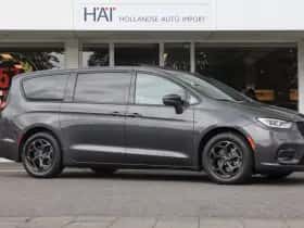 Chrysler Pacifica (2022) thumbnail 21