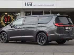 Chrysler Pacifica (2022) thumbnail 22