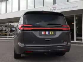 Chrysler Pacifica (2022) thumbnail 23