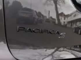 Chrysler Pacifica (2022) thumbnail 24