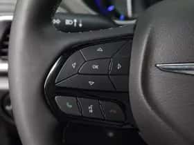 Chrysler Pacifica (2022) thumbnail 4