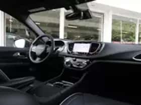 Chrysler Pacifica (2022) thumbnail 31