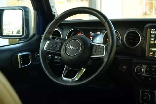 Jeep Wrangler (2019) thumbnail 4