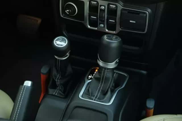 Jeep Wrangler (2019) thumbnail 5