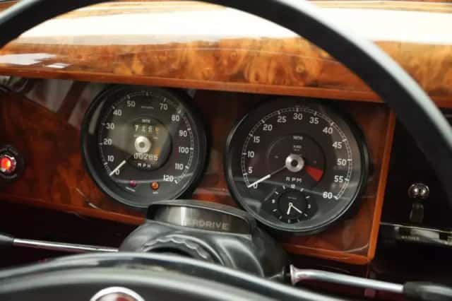 Jaguar MK II 3.4L (1960) thumbnail 5