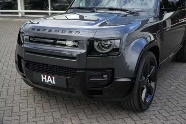 Land Rover Defender (2025) thumbnail 3