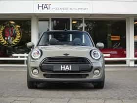 MINI Cabrio (2018) thumbnail 2