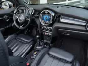 MINI Cabrio (2018) thumbnail 16