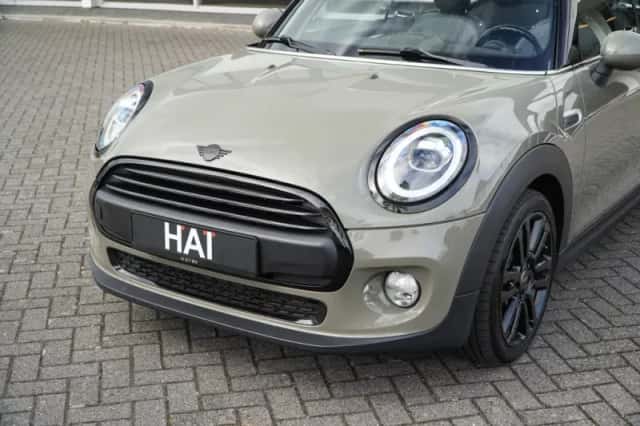 MINI Cabrio (2018) thumbnail 3