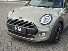 MINI Cabrio (2018) thumbnail 3