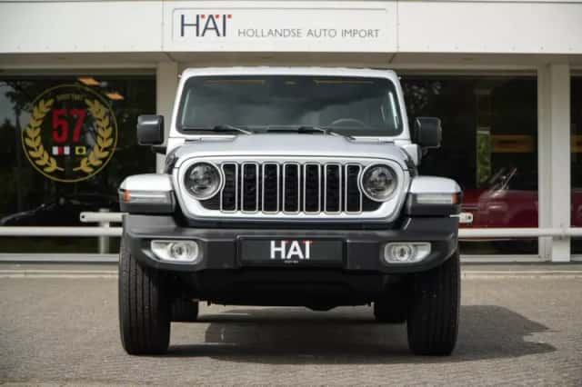 Jeep Wrangler (2025) thumbnail 2