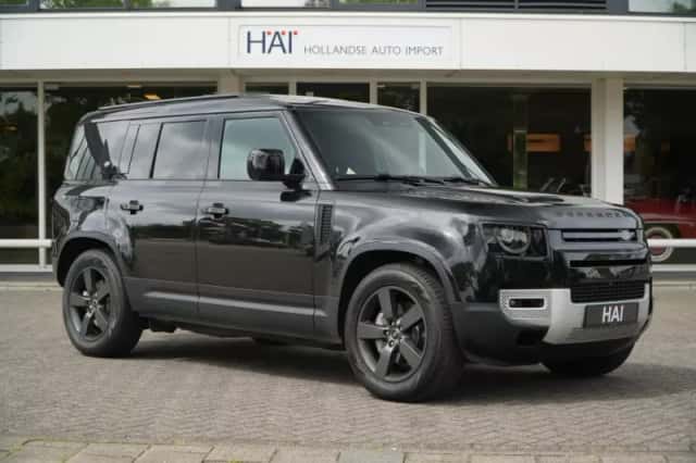 Land Rover Defender (2022) thumbnail 4