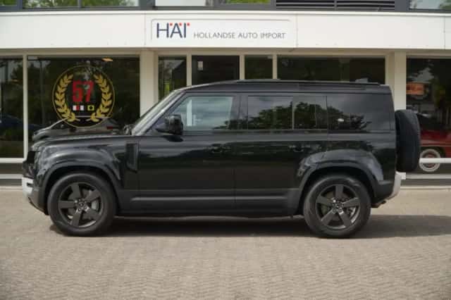 Land Rover Defender (2022) thumbnail 6