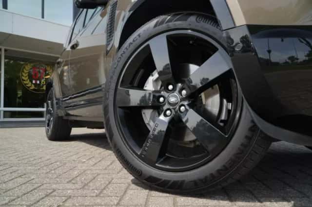 Land Rover Defender (2025) thumbnail 5