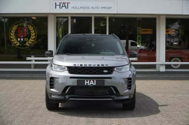 Land Rover Discovery Sport (2026) thumbnail 2