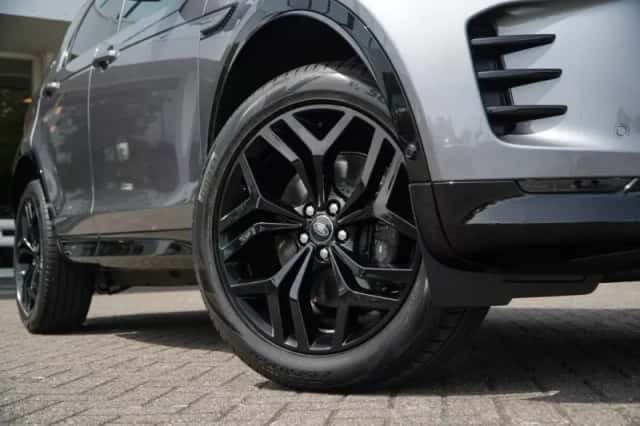 Land Rover Discovery Sport (2026) thumbnail 5