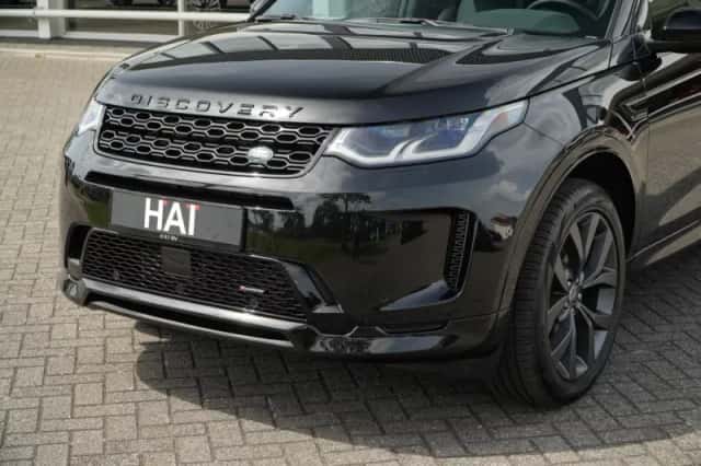 Land Rover Discovery Sport (2024) thumbnail 3