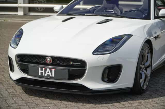 Jaguar F-Type (2018) thumbnail 3