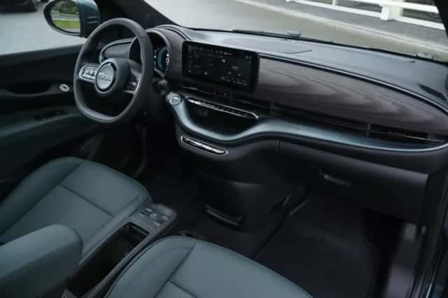 Fiat 500 (2025) thumbnail 2