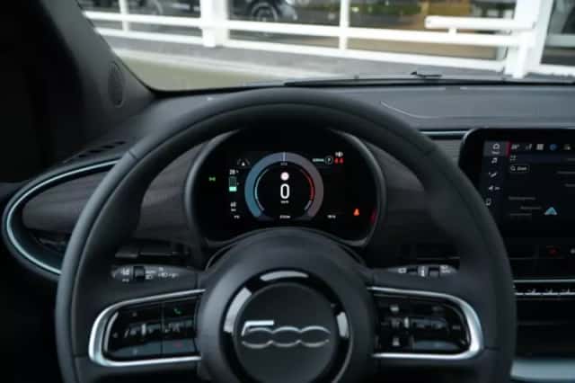 Fiat 500 (2025) thumbnail 3