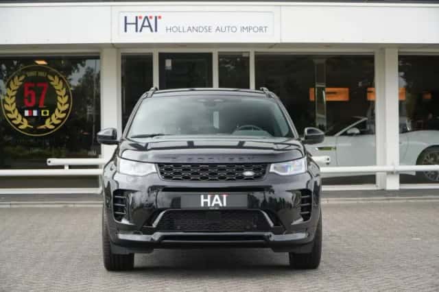 Land Rover Discovery Sport (2025) thumbnail 2