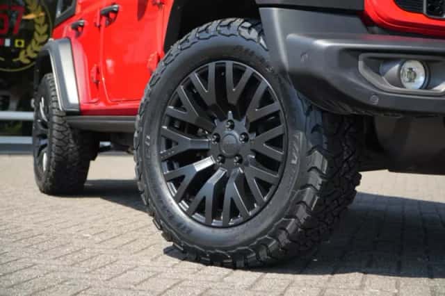 Jeep Wrangler (2025) thumbnail 5
