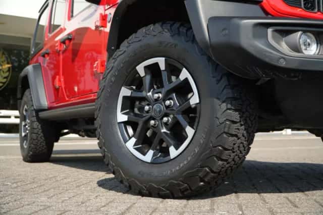 Jeep Wrangler (2025) thumbnail 6