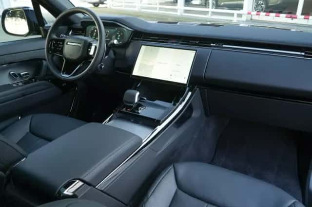 Land Rover Range Rover Sport (2026) thumbnail 2
