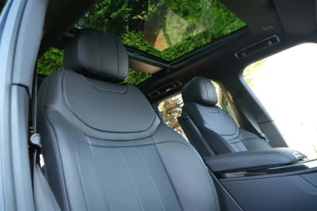 Land Rover Range Rover Sport (2026) thumbnail 3