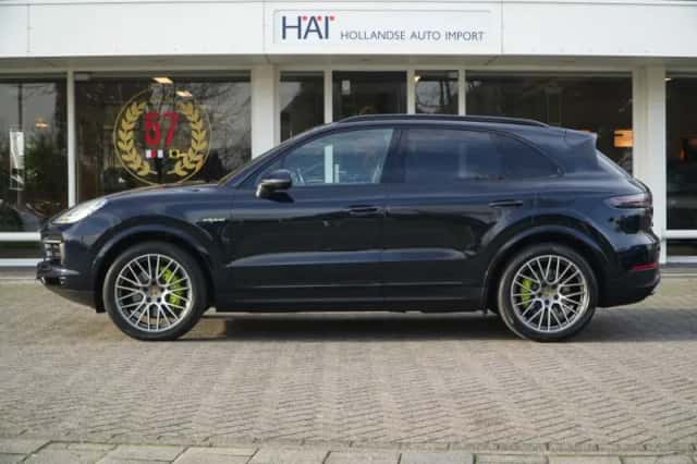 Porsche Cayenne (2022) thumbnail 6