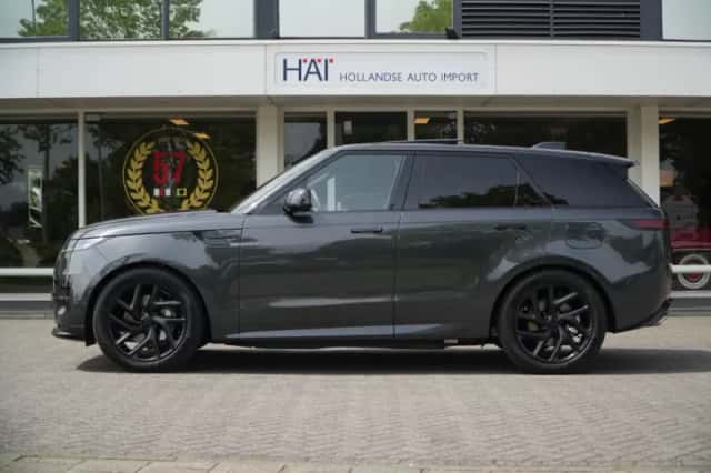 Land Rover Range Rover Sport (2026) thumbnail 5