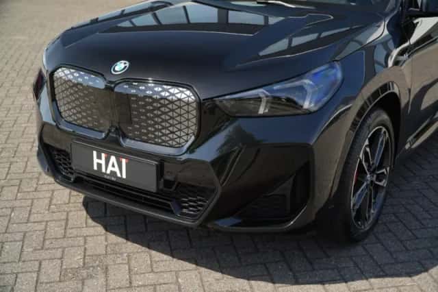 BMW iX1 (2025) thumbnail 3
