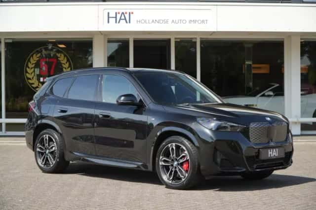 BMW iX1 (2025) thumbnail 4