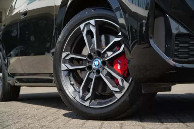 BMW iX1 (2025) thumbnail 5