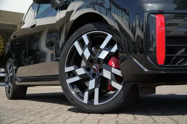 MINI Countryman (2024) thumbnail 4