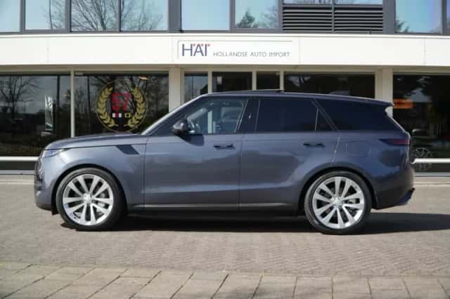 Land Rover Range Rover Sport (2023) thumbnail 6
