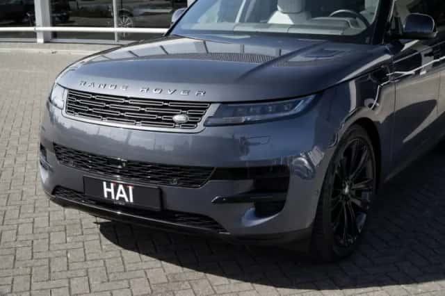 Land Rover Range Rover Sport (2023) thumbnail 3