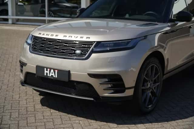 Land Rover Range Rover Velar (2025) thumbnail 3