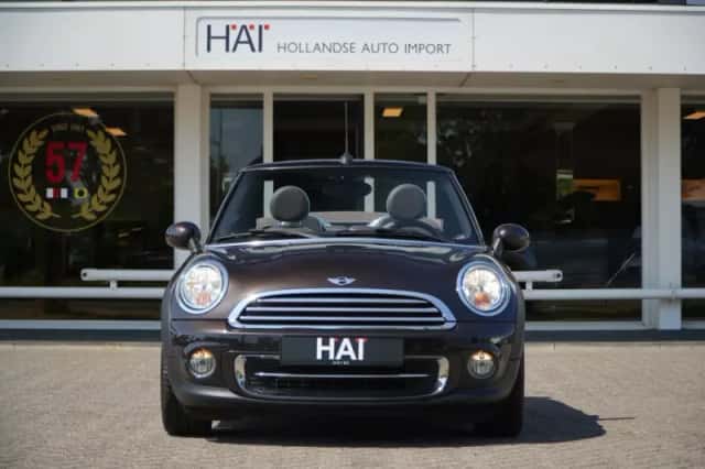 MINI Cabrio (2013) thumbnail 2
