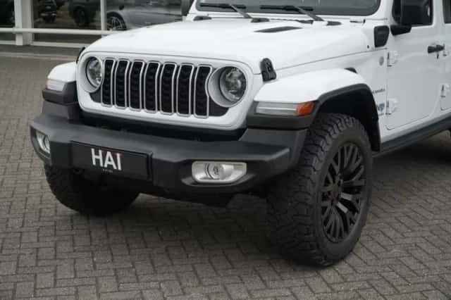 Jeep Wrangler (2025) thumbnail 3